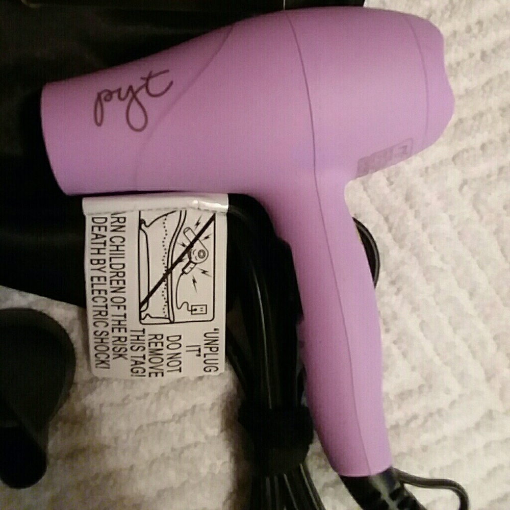 Travel hairdryer